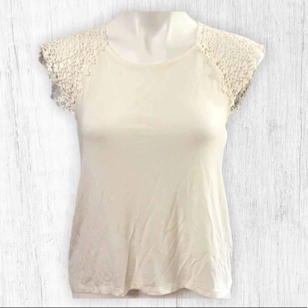 NWT! White Crochet shoulder Soft tee